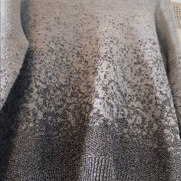 Worn once H&M sweater - Picture 2 of 2